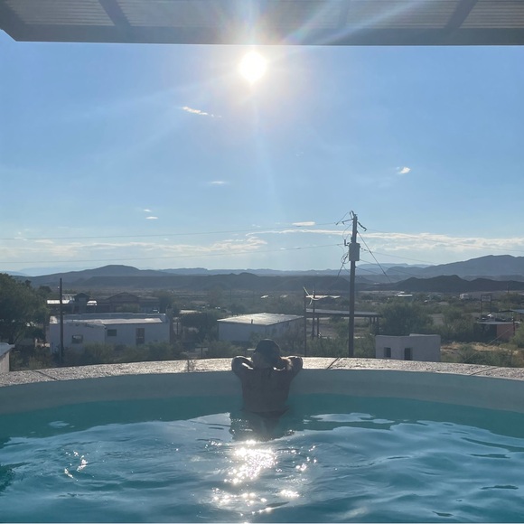 Meet your Posher, Jacqueline - Picture 1 of 5